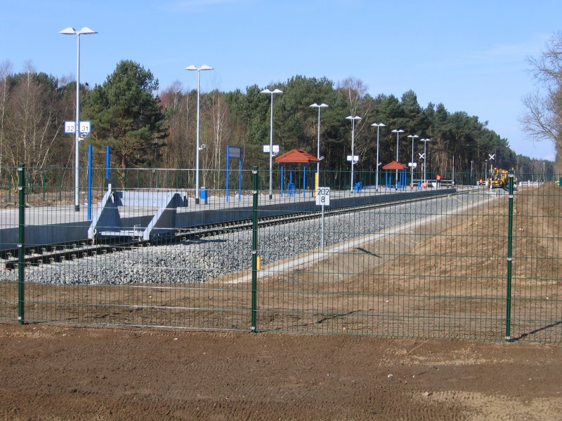 The new station Świnoujście UBB center nearing completion on 27.03.2008.