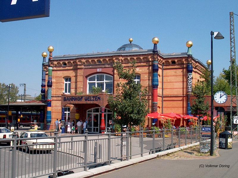 Hundertwasser Bahnhof Uelzen, page 101 to platforms, etc. - 08/08/2004
