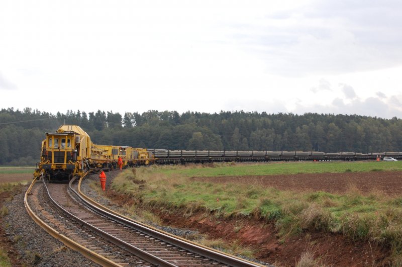 SUZ 500 UVR (Schnellumbauzug) at work between Godlricht Mimbach and