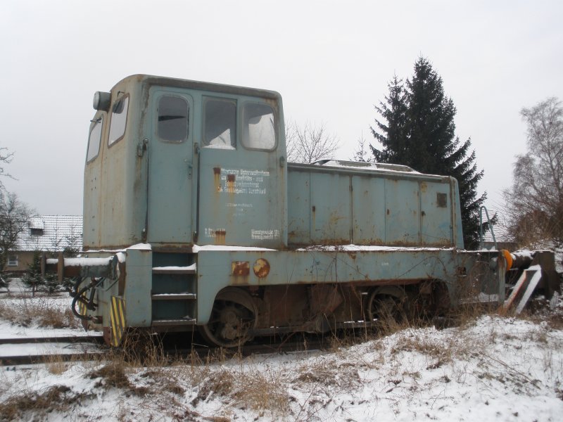 Eine ausgediente V10 in Unterwellenborn,abgestellt an der B281.Am 01.02.09 