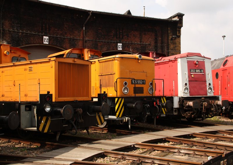 102188-0, 106992-1 (VSE) and 202885-0 at 22:08:09 in SEM-Chemnitz-Hilbersdorf. (automatically
