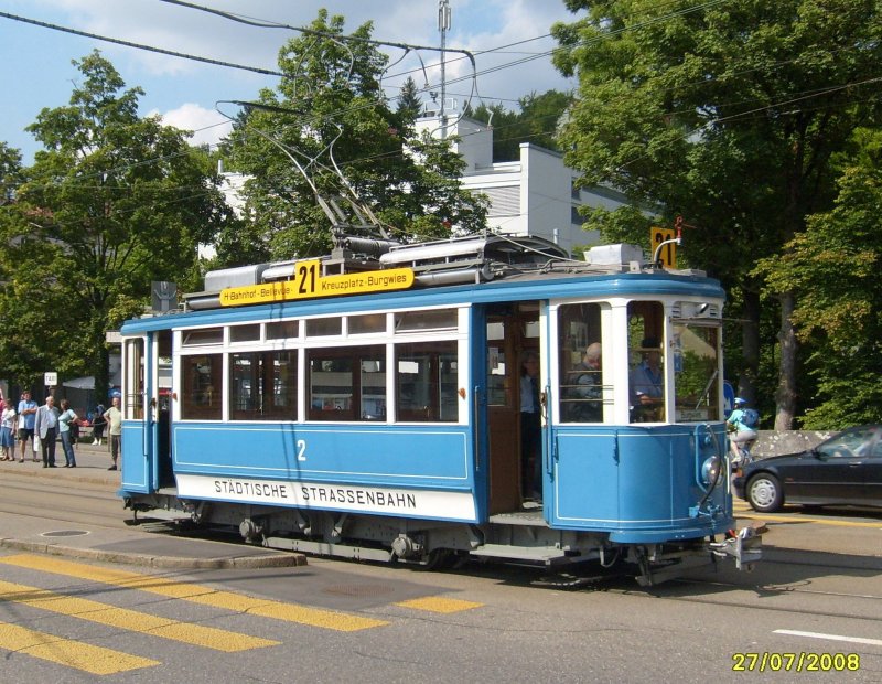 VBZ / TMZ, Museumslinie 21:  Schnellufer  Ce 2/2 Nr. 2 (1928) in der Haltestelle Burgwies am 27.7.2008 