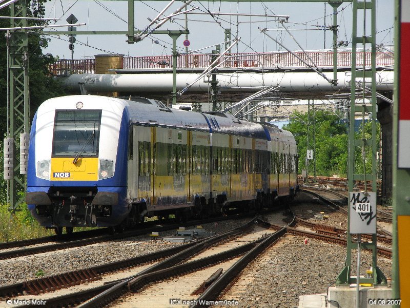 ICX nach Warnem�nde kurz vor Berlin Gesundbrunnen. 