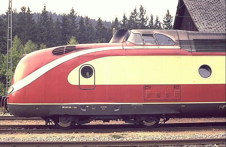 VT 601 015 (aufgenommen 1986 im Bahnhof Schluchsee) 