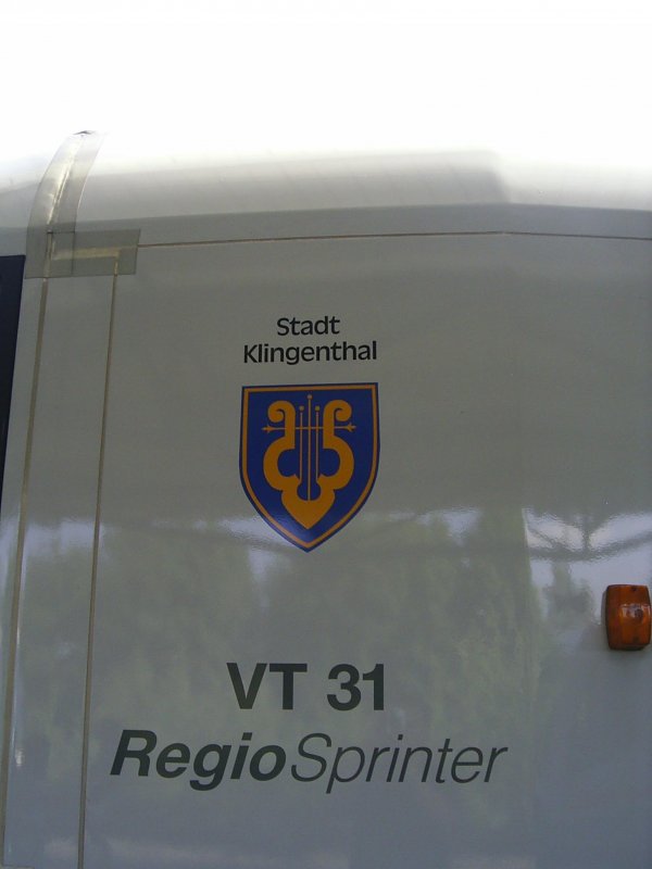 VT31 ist seit 28.5.05 auf  Stadt Klingenthal  getauft. Anlass war das 5-jhrige EgroNet-Jubilum und damit auch der 5. Jahrestag der Grenzberschreitenden Strecke Klingenthal-Kraslice.