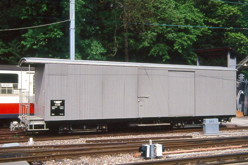 WB - Gak 212 am 08.05.1993 in Waldenburg - Gedeckter Gterwagen - SIG - Baujahr 1915 - Gewicht 7,45t - Zuladung 6,50t - LP 10,40m - zulssige Geschwindigkeit km/h 55 - =07.06.91.
