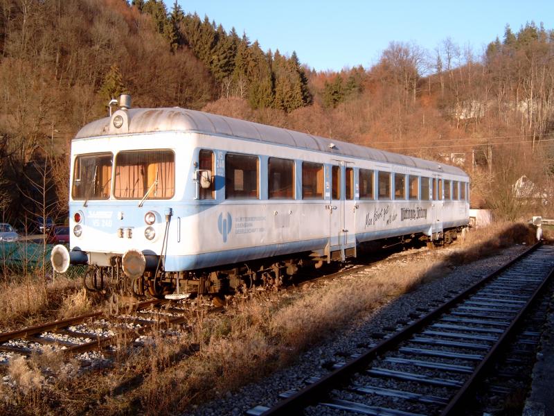 Triebwagen der W�rttembergischen Eisenbahn Gesellschaft abgestellt im Bahnhof von Untergr�ningen