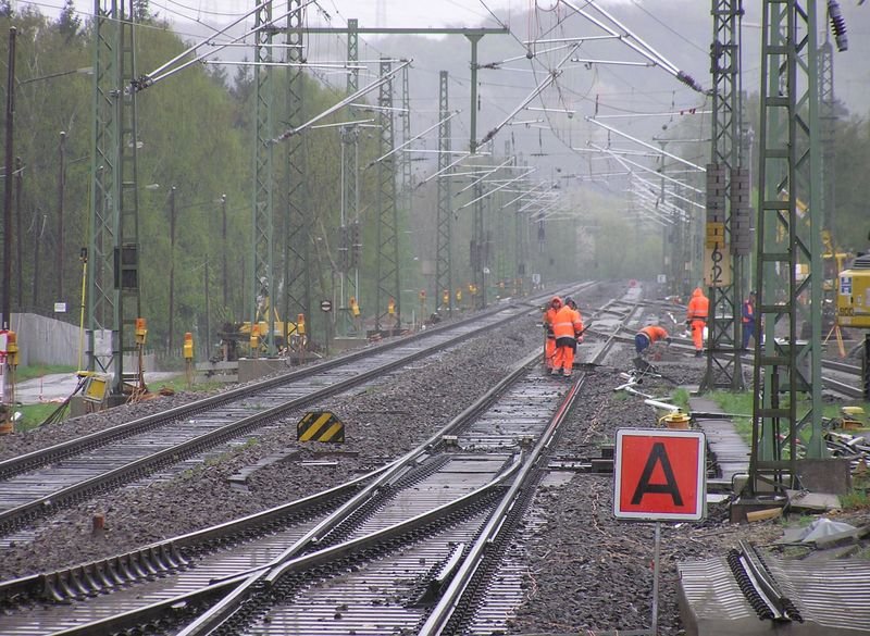 Vom 14.04. bis 19.04.09 Streckensperrung zwischen Wendlingen und Kirchheim wegen