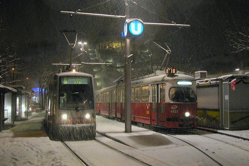 Wien B 616 (Linie 6), E1 4503 (Linie 18), Urban-Loritz-Platz, 28.12.2005 (am frhen Morgen)
