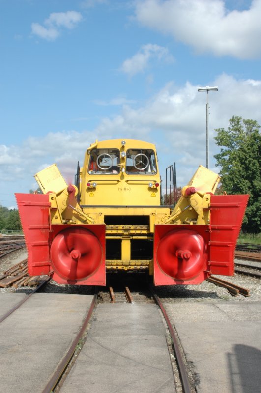 Snow Blower 716 001 from Garmisch in a presentation on