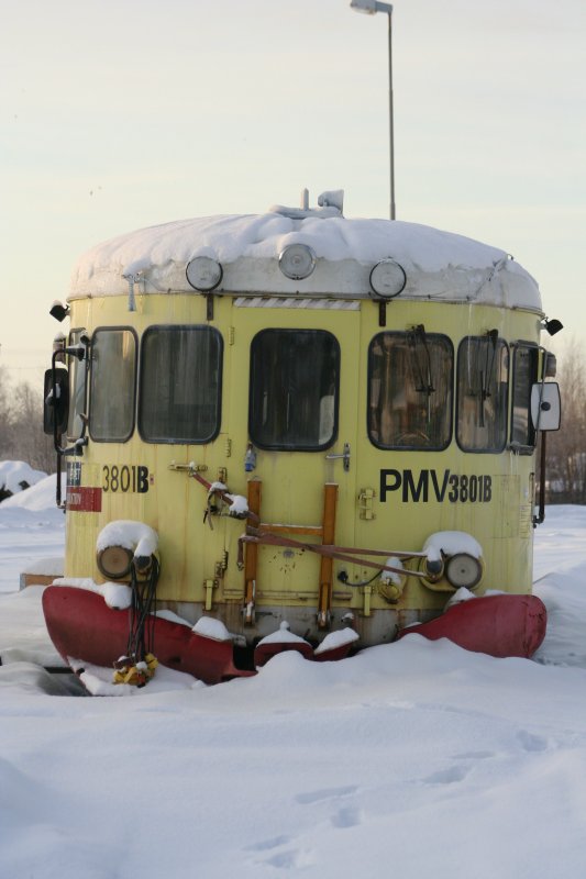 Snowed Banverket maintenance railcar PMV 3801B on 27/12/2008 in Ånge.