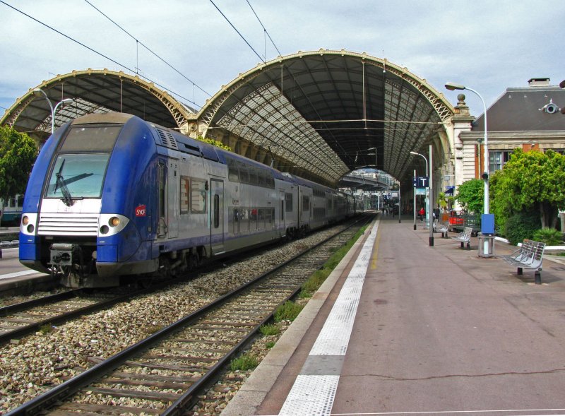 Die SNCF Computermaus 419 ist vor wenigen Augenblicken aus Richtung