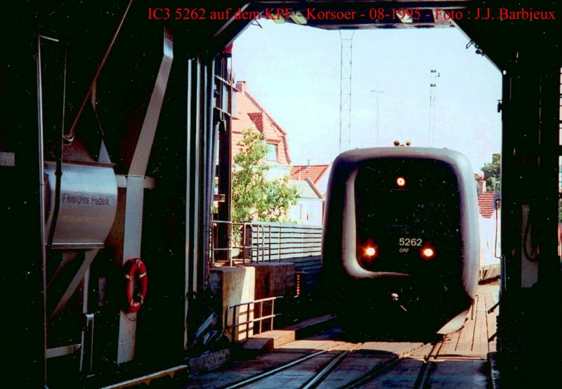 DSB - In Korsoer schifft langsam der IC3 5262 auf
