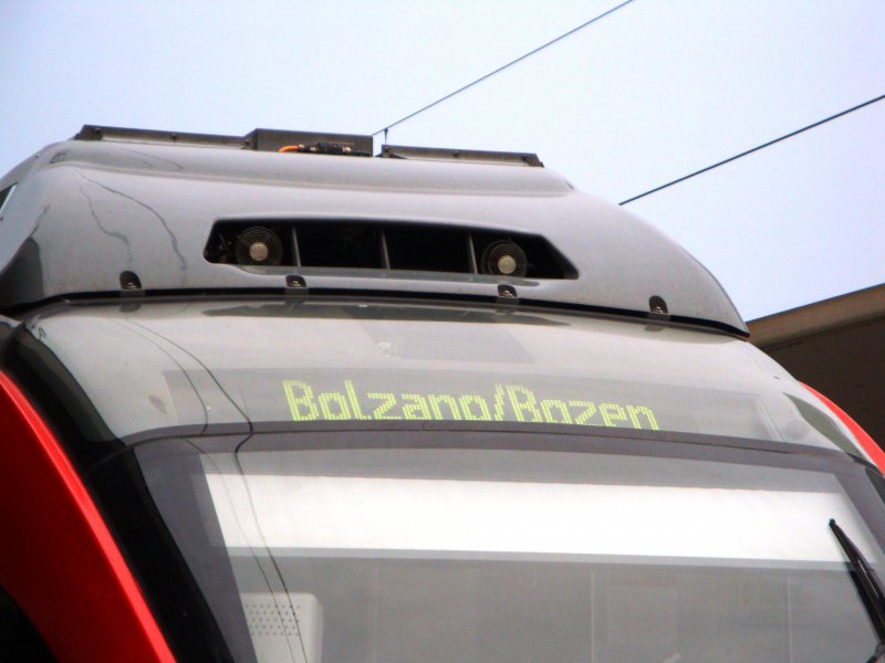 Eine falsche Zugzielanzeige eines Talents im Linzer Hauptbahnhof. 