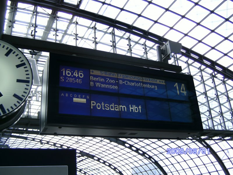 Zugzielanzeiger f�r S28546 nach Potsdam Hbf. 