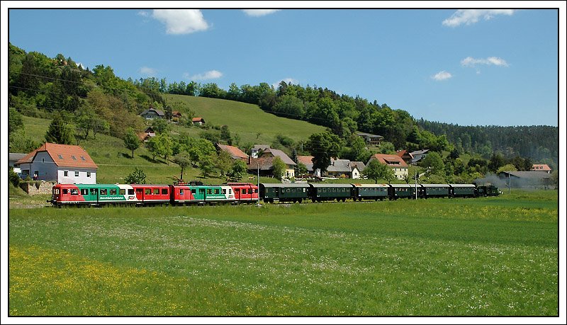 Zweite Pendelfahrt am 12.5.2008 zwischen Peggau-Deutschfeistritz und Übelbach mit dem STLB Triebwagen ET 14 an der Spitze und 671 als Schublok am Zugende, aufgenommen in Zitoll.