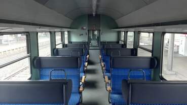 Innenraum des Stuttgarters 50 80 80-35 125 Bnrdzf 483.0 im OFV/DBM Desing ohne Glastrennwände.