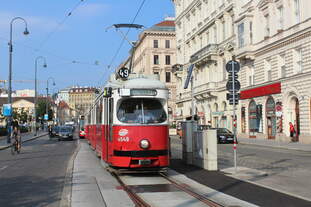 Wien Wiener Linien SL 49 (E1 4548 (Bombardier-Rotax 1975) + c4 1354 (Bombardier-Rotax 1976)) I, Innere Stadt, Bellariastraße am 24.