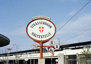 Wien: Die Wiener Straßenbahnen vor 50 Jahren: Straßenbahnhaltestelle der Linien A, AK, B, BK und 25 auf dem Praterstern am 29.