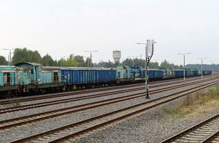 Überfuhr von Dieselloks SM42 ohne Bremse mit Bremswagen? Fotografiert aus dem fahrenden Zug in der Nähe von Lapi.