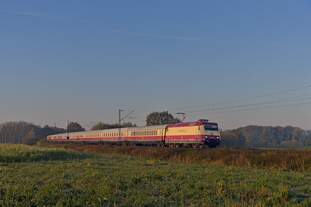 101 001-6 zieht den AKE-Rheingold nach Westerland durch Hamm-Selmigerheide (03.11.2024) 