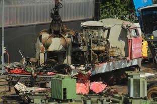 Das letzte Stündlein hat für 215 902-8 geschlagen: Die Lokomotive wurde am Mittag des 17.07.2025 beim Bender in Opladen verschrottet.