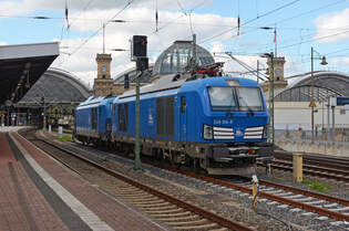 Am 30.09.25 standen 248 106(248 027) und 248 105(248 026) der Press am Dresdner Hbf abgestellt.