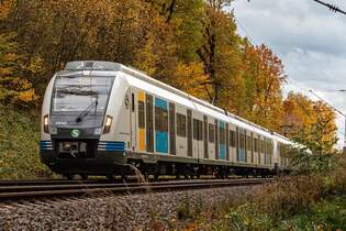 BR 430 045 mit seinen 430.2 Spitzenlichtern fuhr er am 28.10.2025 seinem nchsten Halt: BK-Maubach entgegen.