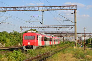 783 209-3 durchfährt Bucuresti Basarab als R 10266 Pietrosita - Bucuresti Nord.