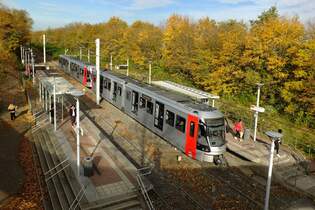 Rheinbahn Tw 4319  Linie U79, Duisburg-Meiderich Bf  Dsseldorf, Lohausen  05.11.2025