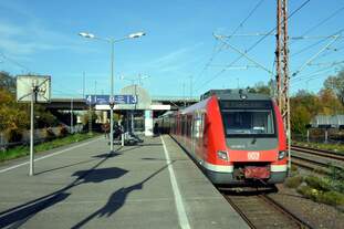 DB Regio Tz 422 067  Linie S6, Düsseldorf Flughafen Terminal  Langenfeld (Rheinland)  07.11.2025