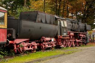 DB 053 075-8 im Eisenbahnmuseum Bochum Dahlhausen, Oktober 2025.