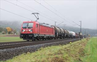187 162-3 mit einem gemischten Gterzug bei Reilos am 14.10.2025