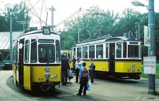 SSB Stuttgart__Tw 276 mit Bw 1241 in der Endschleife 'Ruhbank/Fernsehturm' mit 15er Linienzug mit GT4 630.__2006