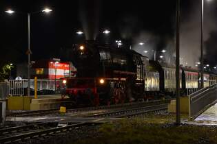 Museumseisenbahn Hanau Sonderzug mit Bahnwelt Darmstadt Kranichstein 23 042 in Miltenberg am 30.11.25