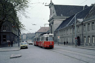 Wien Wiener Stadtwerke-Verkehrsbetriebe (WVB) Allerheiligen-Verkehr 1976: SL 71 (C1 140 (SGP 1957)) III, Landstraße, Rennweg / Lissagasse am 1.