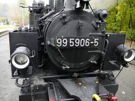 995906-5(Mallet-Lok) bei Regen in Alexisbad am 04.10.2012.