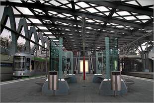 Messe/Ost (EXPO-Plaza) -     Dieser Bahnhof ist der Endpunkt einer 9,1 km langen Neubaustrecke, die in mehren Abschnitten von 1998 bis 2000 eröffnet wurde.