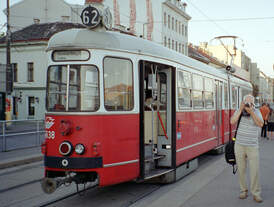 Wien Wiener Stadtwerke-Verkehrsbetriebe / Wiener Linien: Gelenktriebwagen des Typs E1: Am 26.