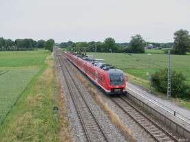440 704 als RE nach Passau bei Durchfahrt durch Pulling am 3.7.2013.