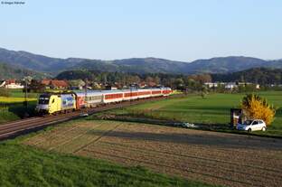 182 525  Boxpress  mit dem CNL 472  Aurora  Basel-Kopenhagen und D 50472 Basel-Moskau bei Kollmarsreute.