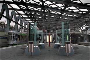 Messe/Ost (EXPO-Plaza) -     Dieser Bahnhof ist der Endpunkt einer 9,1 km langen Neubaustrecke, die in mehren Abschnitten von 1998 bis 2000 eröffnet wurde.