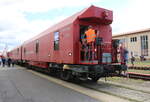 DB Netz Notfalltechnik Kranzugbegleitwagen (Aufenthalt, Werkstatt & Energie) 90 80 9370 103-9 D-DBMP vom Kranzug Leipzig, am 30.08.2025 beim Tag der offenen Tr (100 Jahre Bw Erfurt) im DB Werk