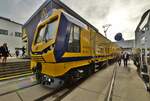 Linsinger pr�sentierte die Schienenfr�smaschine Railmaster RM 21 welche sowohl elektrisch als auch mit Diesel gefahren werden kann.