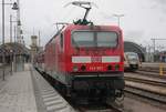 Am 08.07.2025 stand 143 967 mit 2 Doppelstockwagen an Gleis 4 des Dresdener Hauptbahnhofes