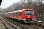 Als Leerzug passiert hier am 10.2.2026 der Triebwagen 474108-6 um 10.39 Uhr den Bahnhof   Hamburg - Dammtor in Richtung Hauptbahnhof.