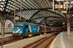 TCS 101 128-7 mit Sonderzug in Kln Hbf, Oktober 2025.