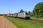 Deutschland
Lok 185 580 von Akiemzieht einem Güterzug, in Broicherseite
29/4/2026
