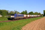 Deutschland
Lok 185 502 von Beacon zieht einem Containerzug, in Broicherseite
29/4/2026