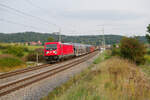 187 155 DB Cargo mit einem gemischten Gterzug bei Oberdachstetten Richtung Wrzburg, 21.09.2021